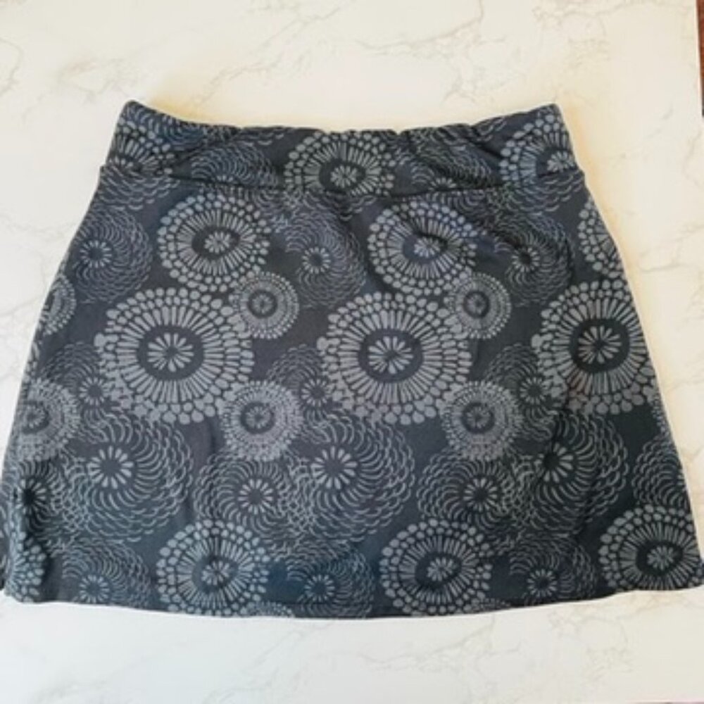 Tranquility Black Gray Mandala Floral Stretchy Skort | Medium - Picture 1 of 6